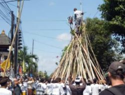 Desa Adat Munggu Gelar Tradisi Tolak bala mekotek