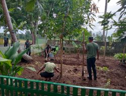 Antisipasi Penyakit Di Musim hujan, Koramil 03 Katikutana Pembersihan Pangkalan