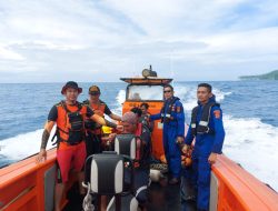 Tim Gabungan Basarnas Dan Satpolair, Evakuasi kapal Nelayan Pecah Di perairan Sertung Anak Krakatau