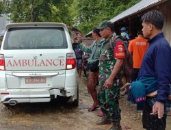 Babinsa Koramil Walakaka: Bantu Evakuasi Korban Terseret Ombak di Pantai Mambang!