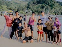 Tradisi Ngelop Dilakukan Setiap tahun Di Pantai Minang Rua kelawi.