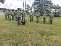 Bentuk Karakter Disiplin Dan Tanggung Jawab, Babinsa Koramil 1613-03 Katikutana Latih PBB Linmas Kecamatan Katikutana