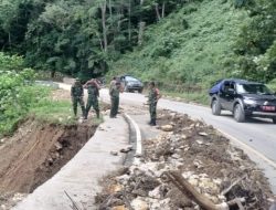 Tanggap Bencana Alam, Babinsa Koramil 1613-03 Katikutana: Cek Lokasi Tanah Longsor Di Wilayah Kabupaten Sumba Tengah