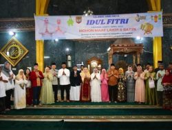 Bupati dan wakil Bupati Musi Rawas, Sholat Ied idul Fitri 1444 H: di masjid agung Darussalam muara Beliti