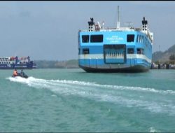 Amankan Jalur Kapal Ferry, Polres Lamsel: Gelar Patroli Laut di Pelabuhan Bakauheni