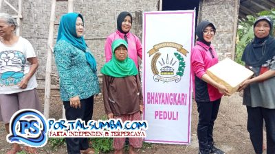 Memperingati Hari bayangkara ke 77: Polsek Penengahan Bersama Koramil 421-03 Bantu Warga Berikan Sembako