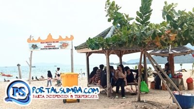 Di Hari Weekend Pantai Minang Rua di Penuhi Pengunjung Wisatawan, Dari Berbagai Daerah