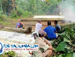 Benahi Rute Wisata Religi, Warga Desa Kuripan Lamsel, Gotong Royong di Makam Keturunan Ratu Darah Putih