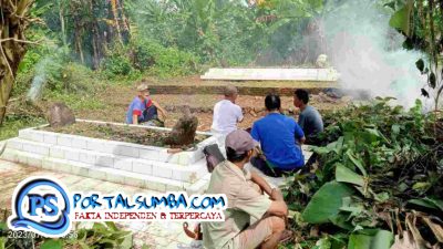 Benahi Rute Wisata Religi, Warga Desa Kuripan Lamsel, Gotong Royong di Makam Keturunan Ratu Darah Putih