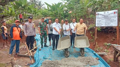 Pemerintah Desa Kelawi Laksanakan Pembangunan Rabat Beton Jalan,  di Dusun Serungku Thn Anggaran 2024